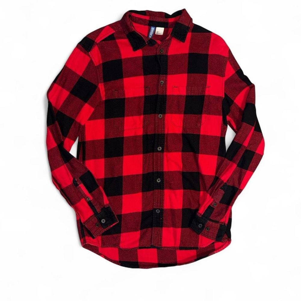 Men’s H&M black and red plaid flannel
size S